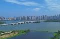 蓝天湖岸