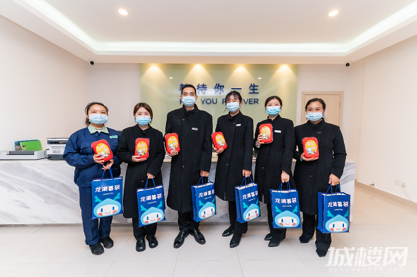 实名羡慕了!这家物业太暖了!龙湖智慧服务收到业主点赞!