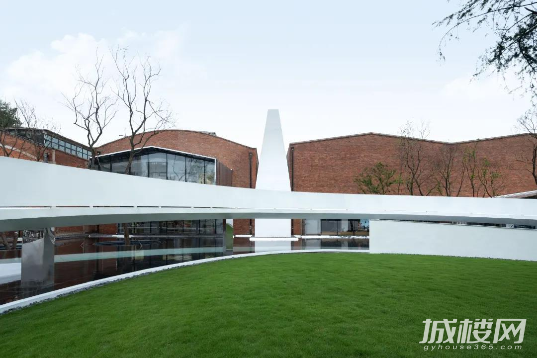 美的璟悦风华新品映世 以瞰景大宅致敬林城