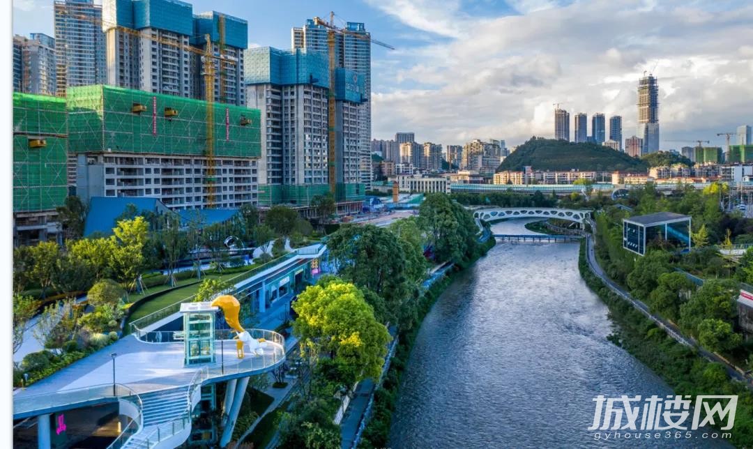 贵阳融创九璟湾2栋天幕高层喜封金顶 最后一栋滨河高层压轴加推