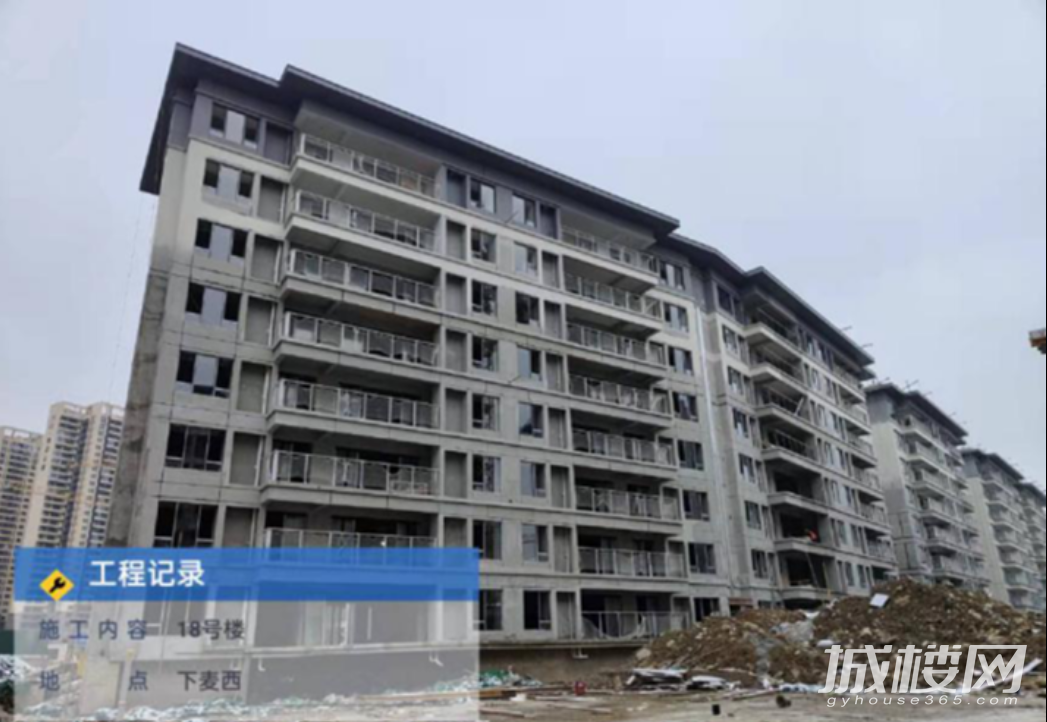 贵阳万科翡翠公园B区部分楼栋墙地砖施工中
