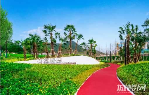 贵阳万科翡翠公园交付使用 地铁商业街实景兑现
