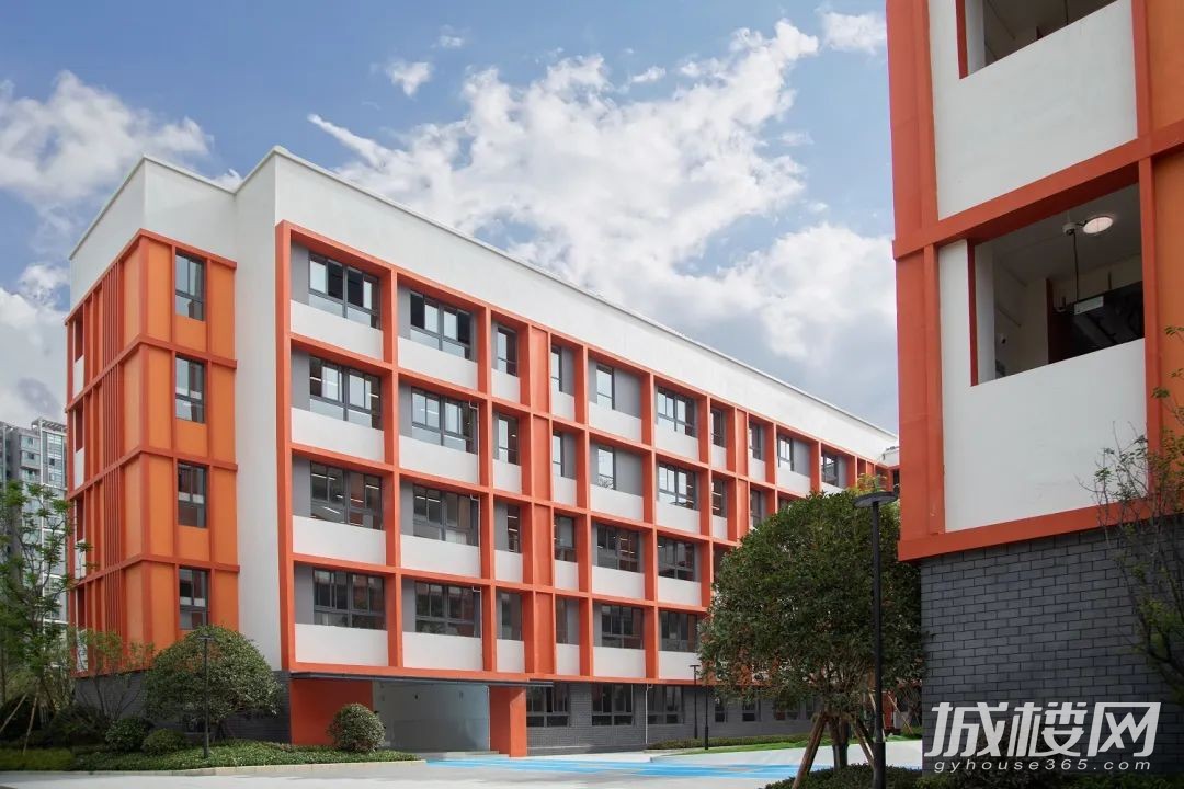 贵阳万科麓山三大公立学府兑现 构建十二年优质教育体系