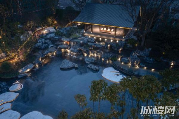 总价约39万起 贵阳龙湖舜山府10-36平临街金铺开售