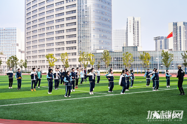 在运动中释放青春的光芒 记观山湖区第八中学课后升级服务活动