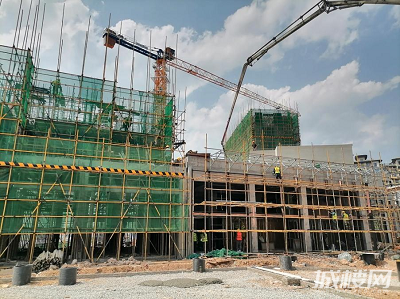 现场直击|一个半月完成封顶 融汇湖城一品建设加速推进