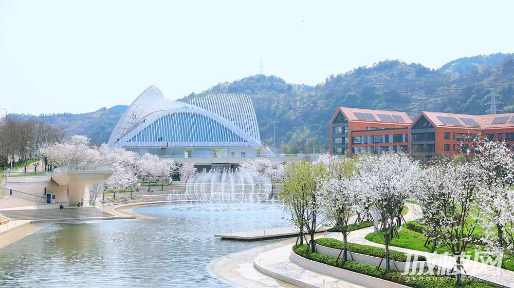 贵阳铁建城悦墅的美好生活,第一眼就在饮马湖公园沦陷