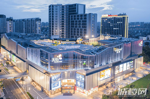 龙湖时代金融中心实景样板间即将开放 重构昆明商务想象
