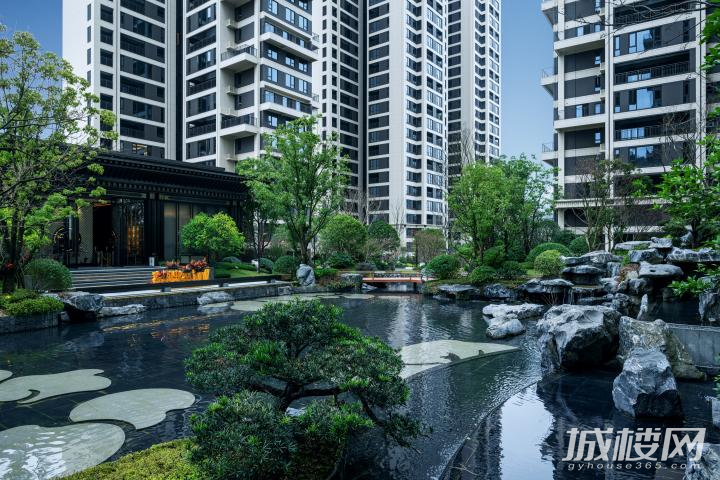 贵阳龙湖舜山府140户型 奢享云幕大平层