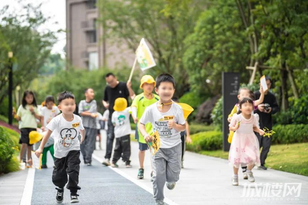 万科式陪伴:家楼下的植物园 在自然中陪伴孩子成长