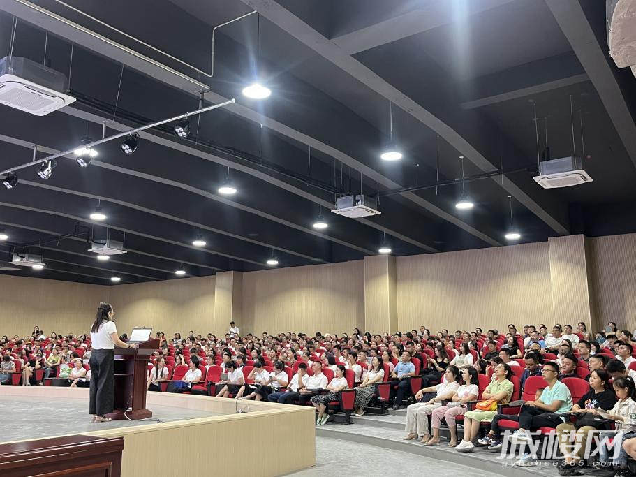 万科·四季都会|贵阳花溪区华阳小学新生家长见面会圆满落幕