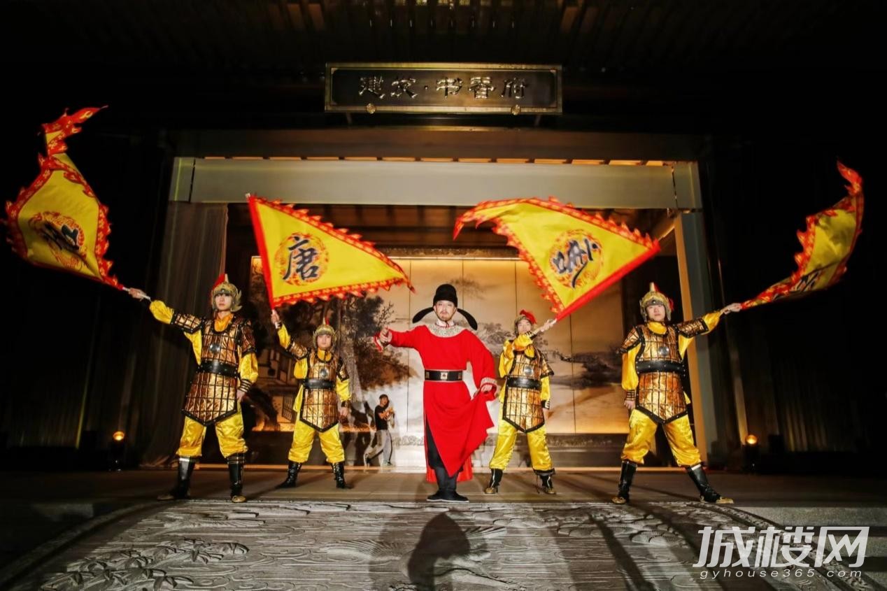 建发书香府|重庆首届沉浸式裸眼3D灯光秀 惊艳全城