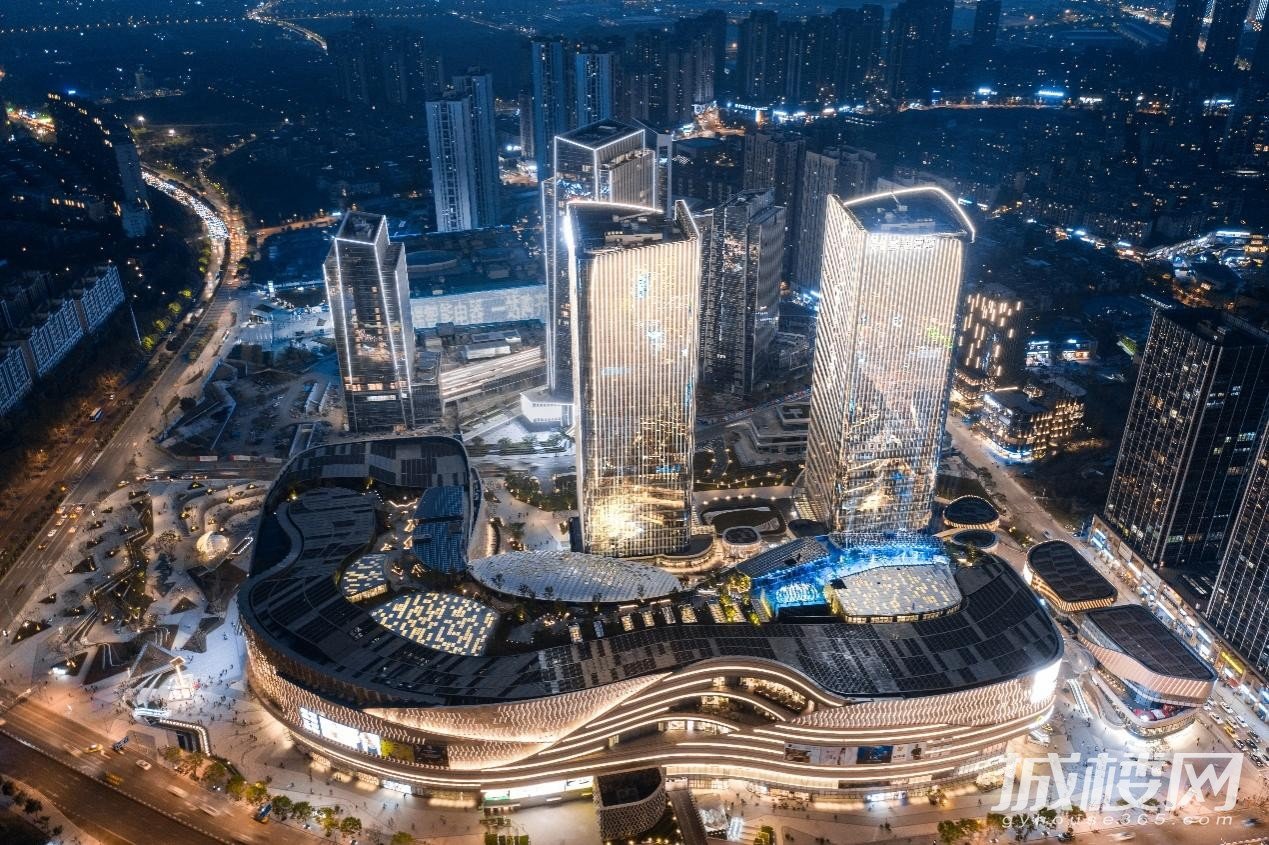 香港置地光环中心荣获2022年三季度重庆写字楼“双冠王”